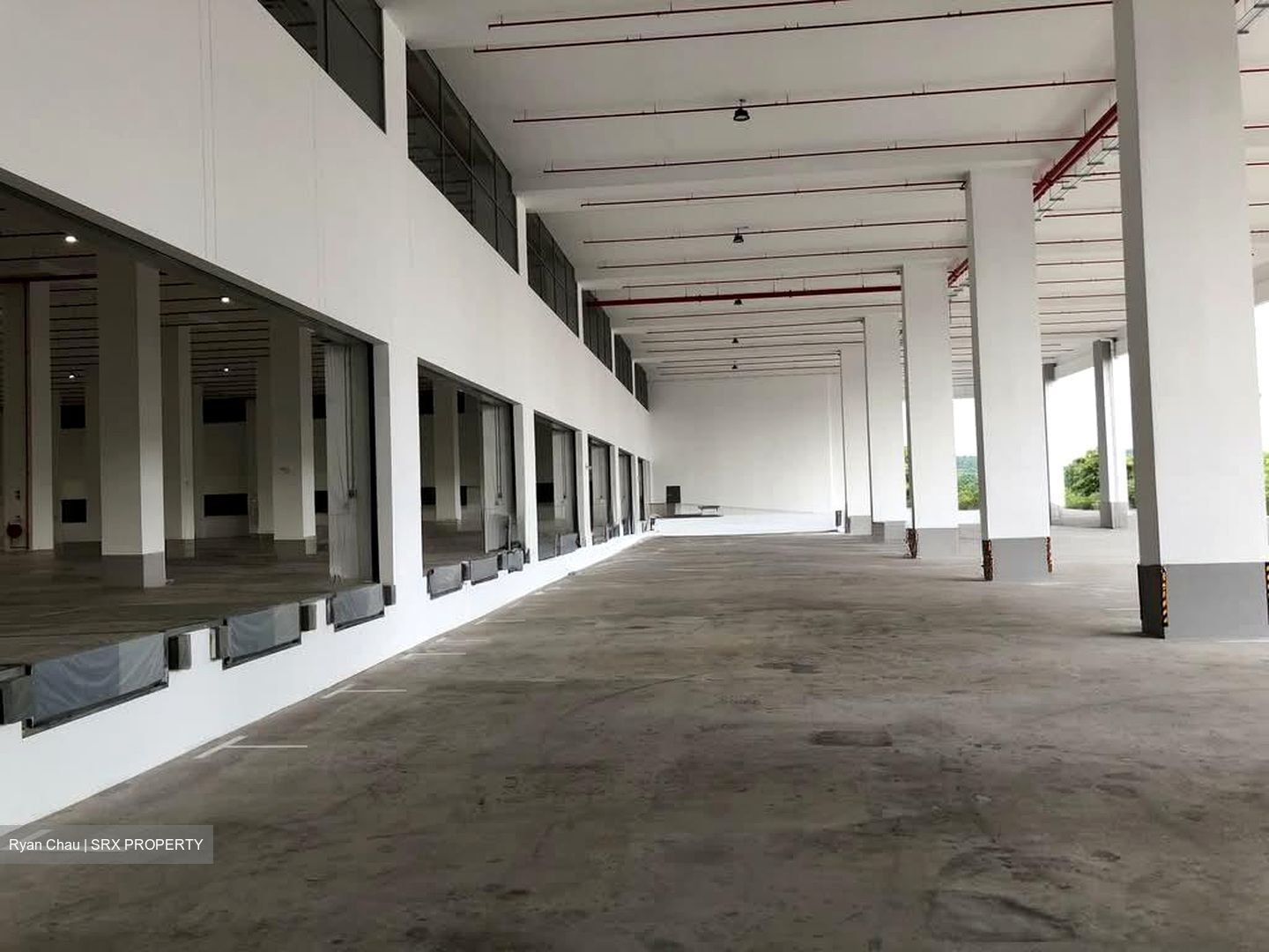 Gul Circle (D22), Warehouse #564755571